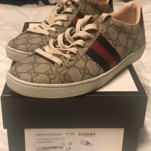 🦄Authentic Gucci Sneakers🦄